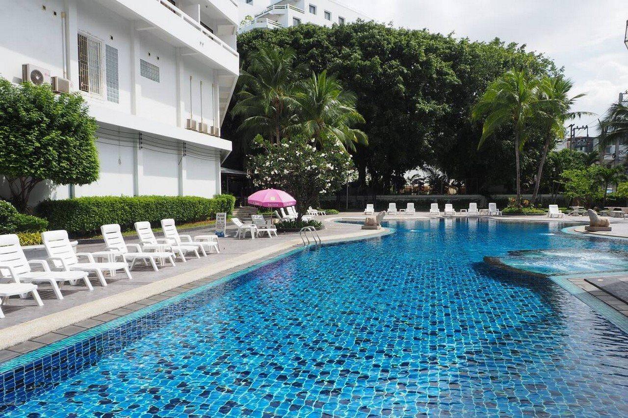 Welcome Plaza Hotel Pattaya Bagian luar foto