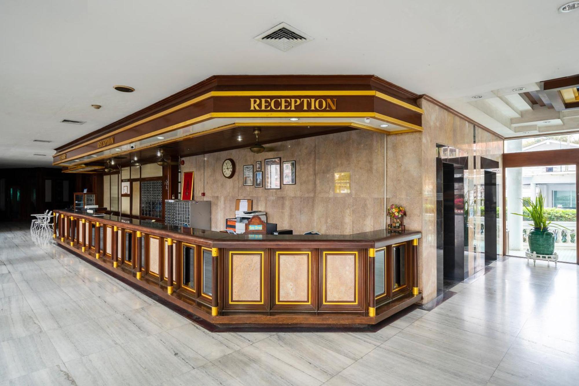 Welcome Plaza Hotel Pattaya Bagian luar foto