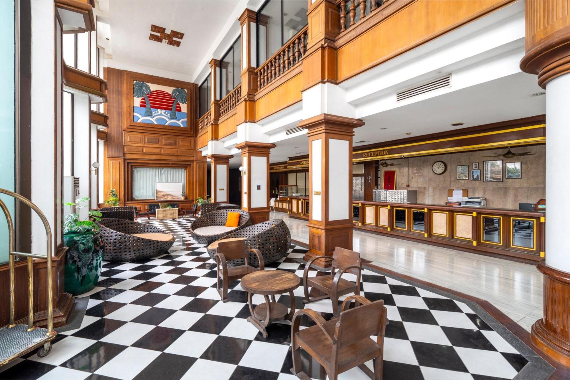 Welcome Plaza Hotel Pattaya Bagian luar foto