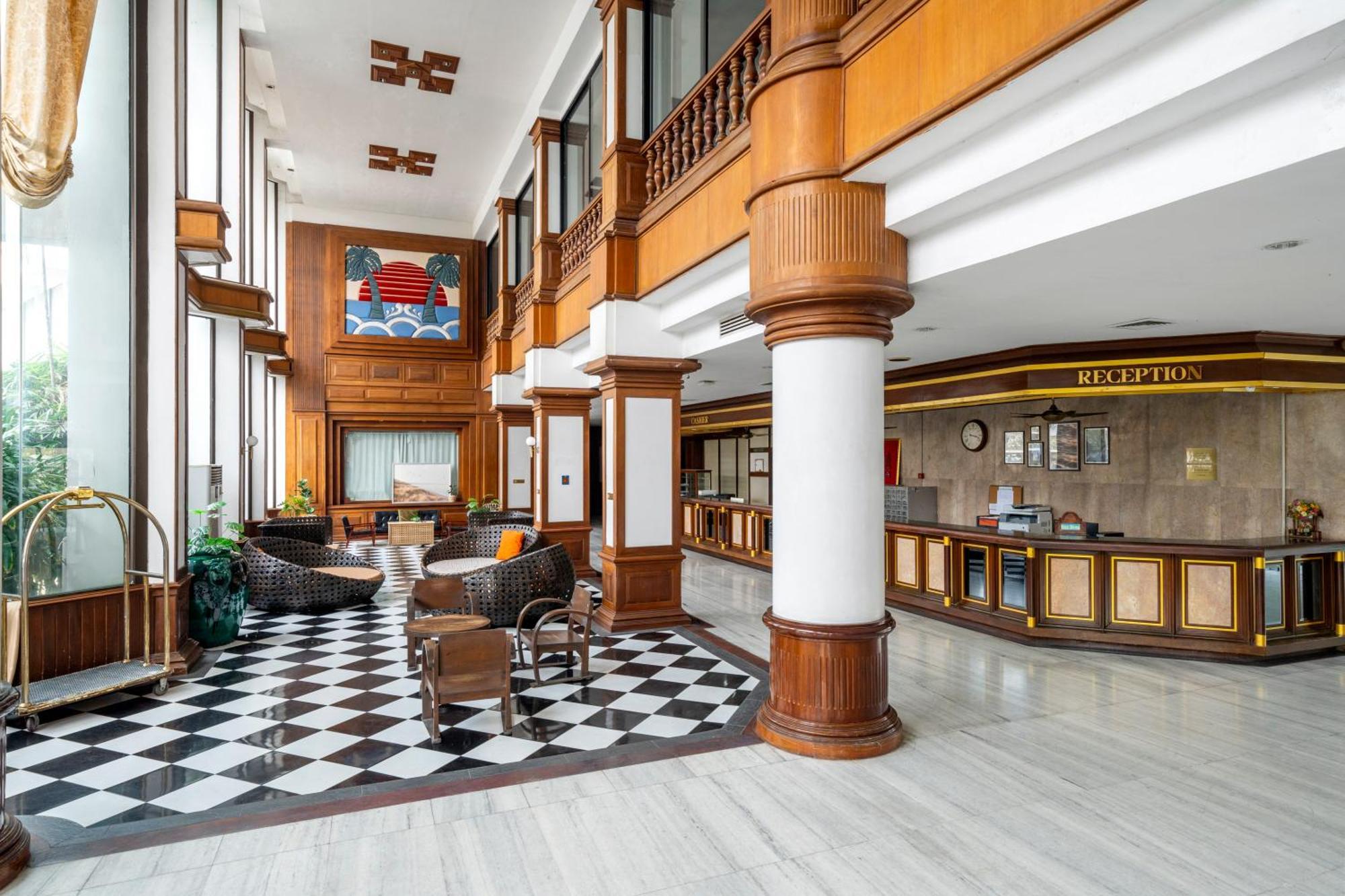 Welcome Plaza Hotel Pattaya Bagian luar foto