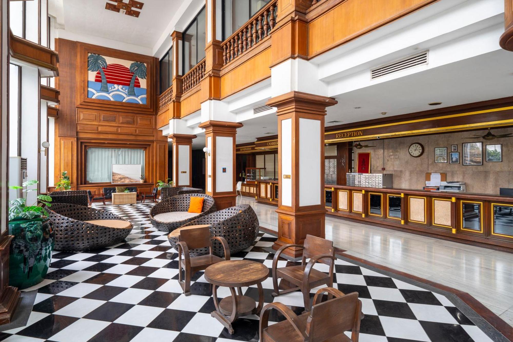 Welcome Plaza Hotel Pattaya Bagian luar foto
