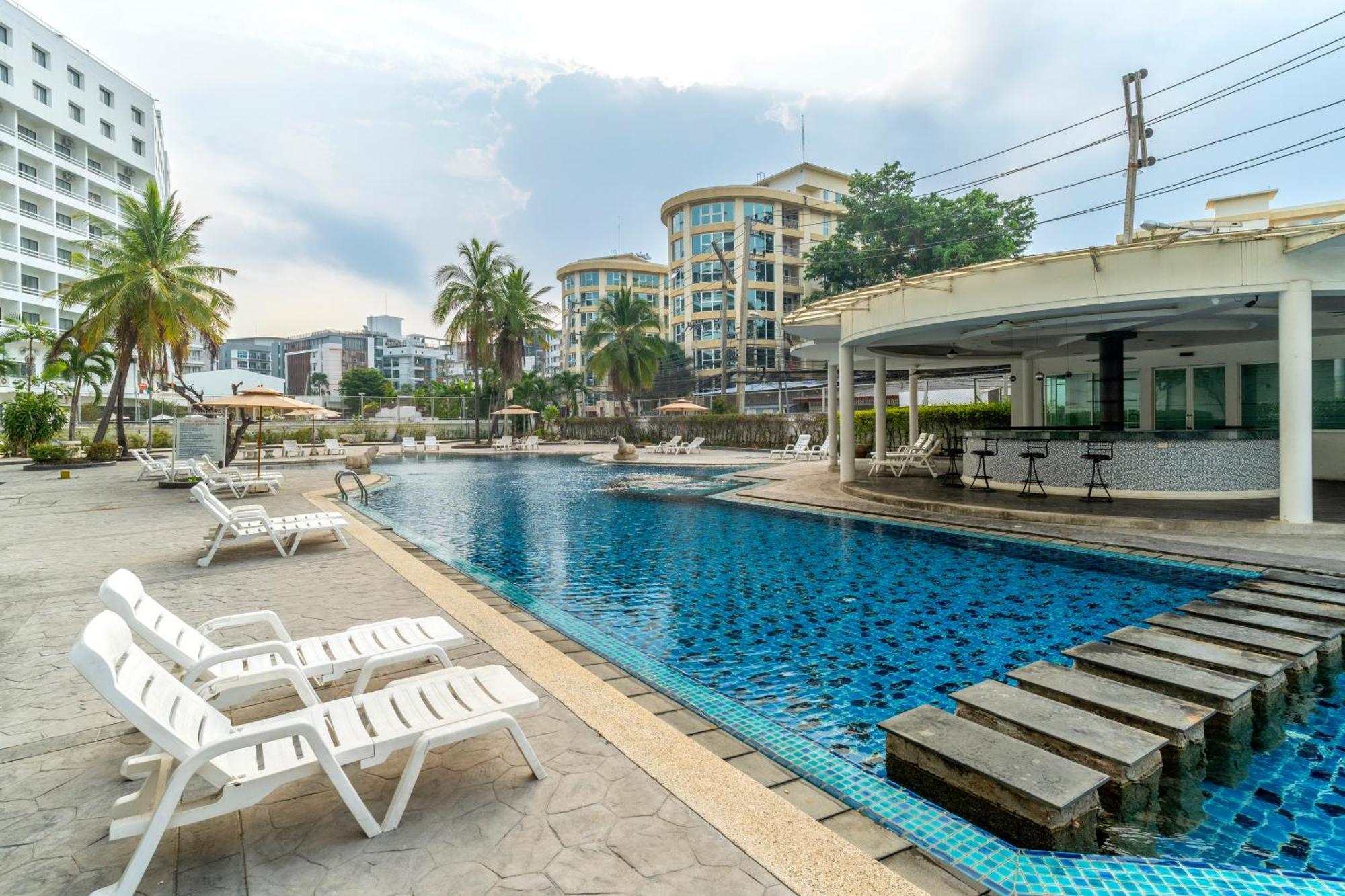 Welcome Plaza Hotel Pattaya Bagian luar foto