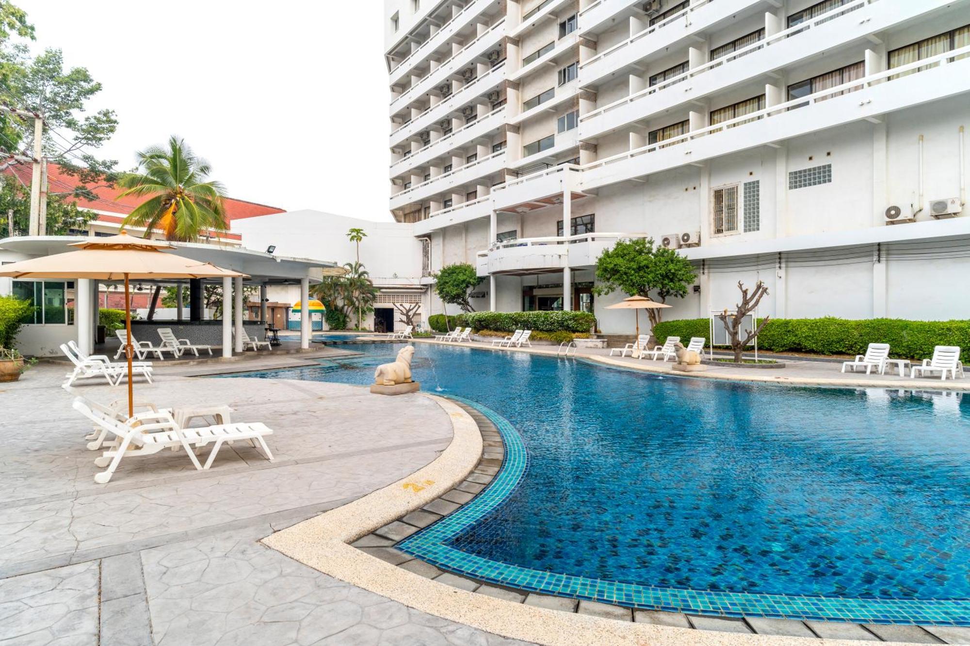 Welcome Plaza Hotel Pattaya Bagian luar foto