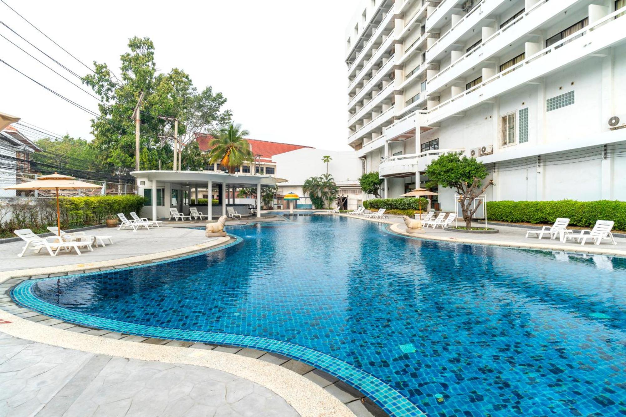 Welcome Plaza Hotel Pattaya Bagian luar foto