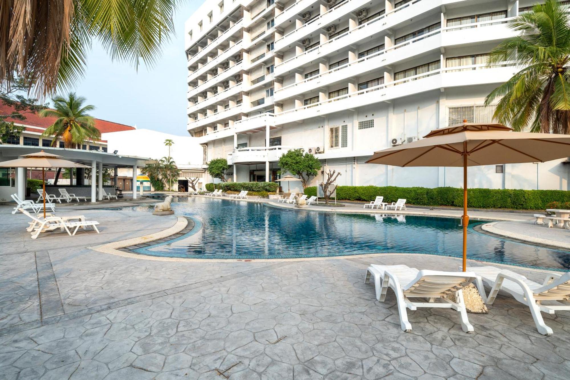 Welcome Plaza Hotel Pattaya Bagian luar foto