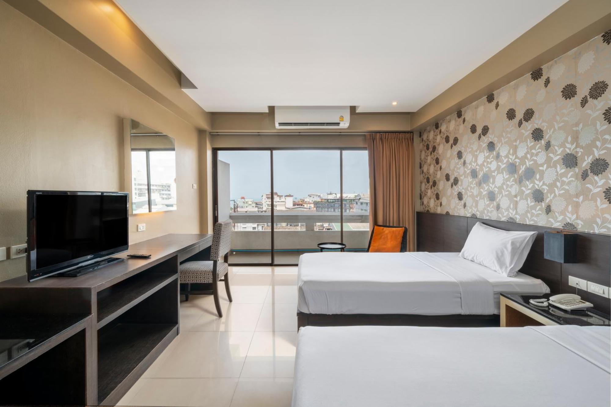 Welcome Plaza Hotel Pattaya Bagian luar foto