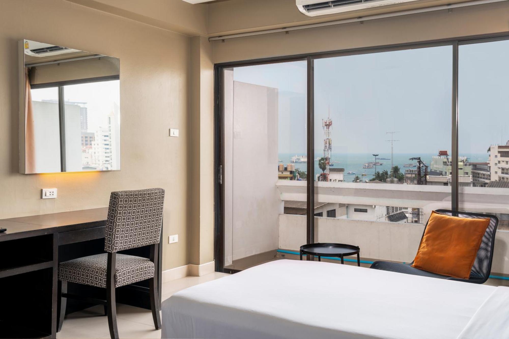Welcome Plaza Hotel Pattaya Bagian luar foto