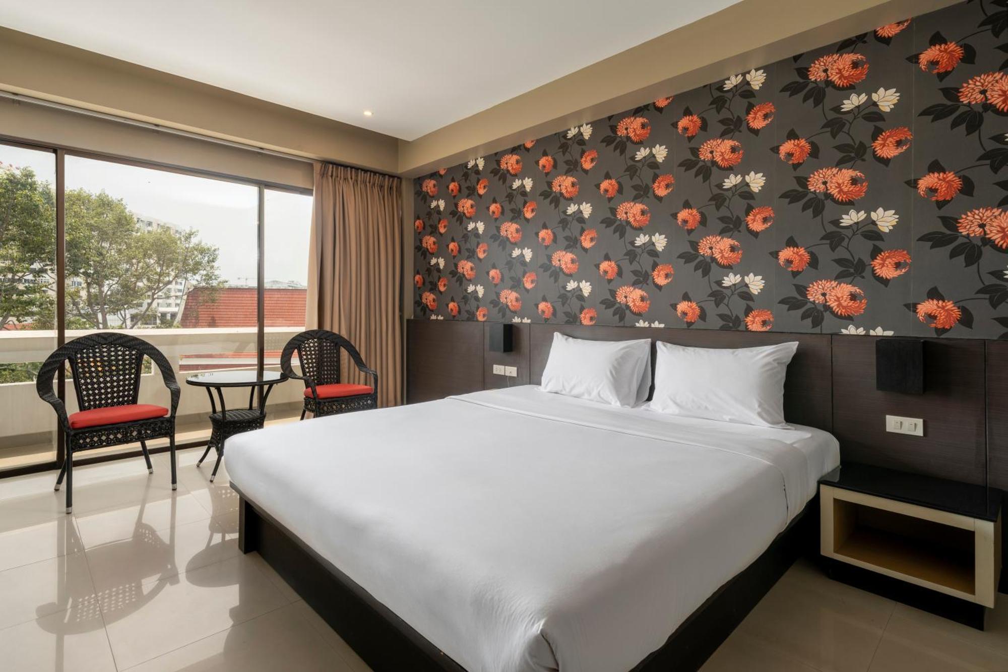 Welcome Plaza Hotel Pattaya Bagian luar foto