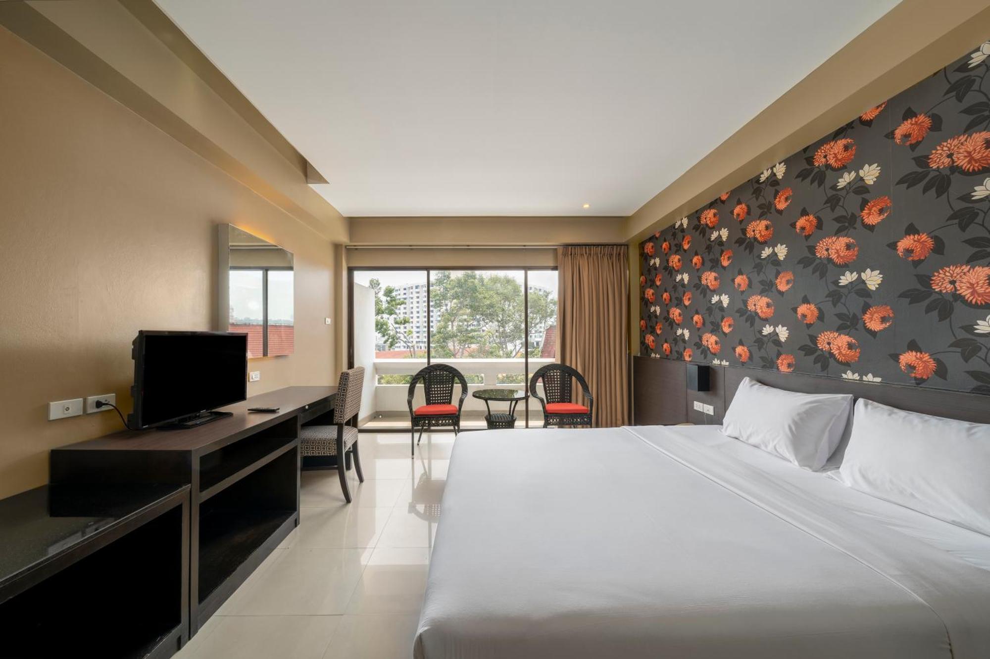 Welcome Plaza Hotel Pattaya Bagian luar foto