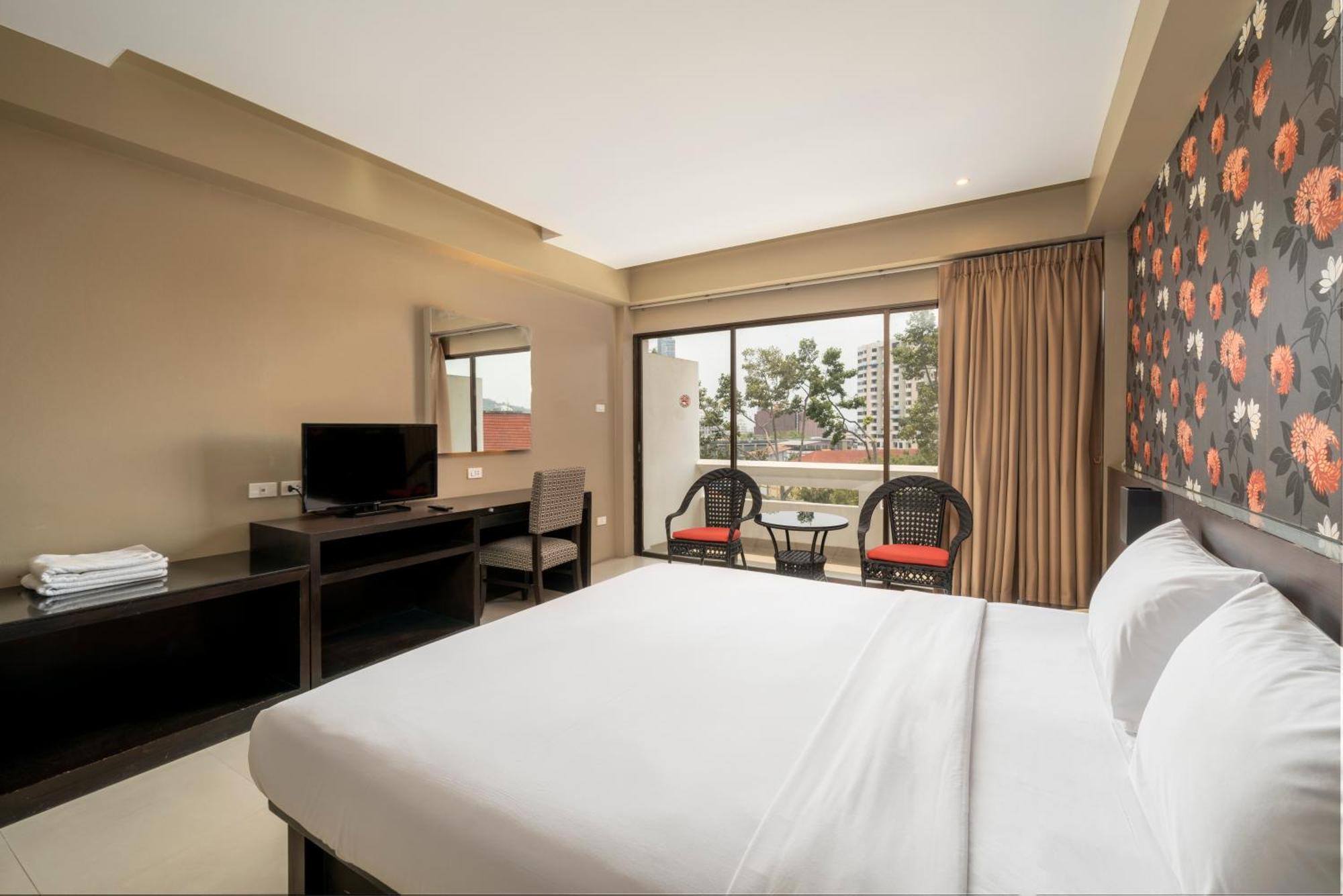 Welcome Plaza Hotel Pattaya Bagian luar foto