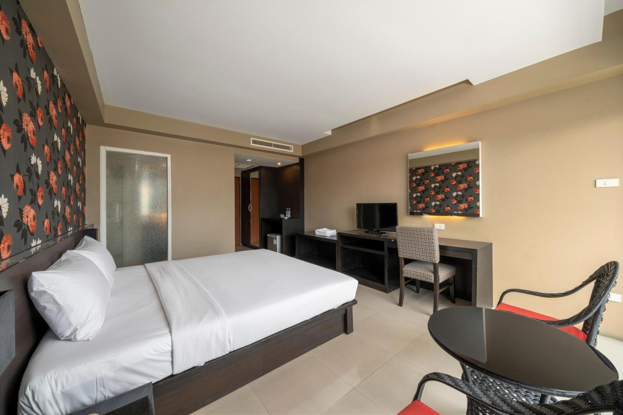 Welcome Plaza Hotel Pattaya Bagian luar foto