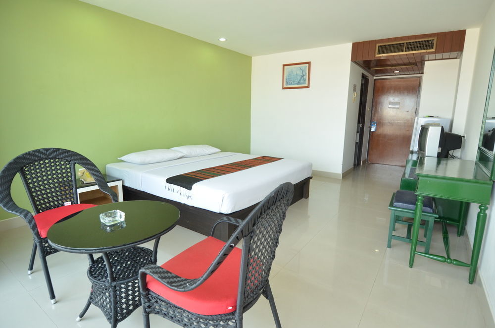 Welcome Plaza Hotel Pattaya Bagian luar foto