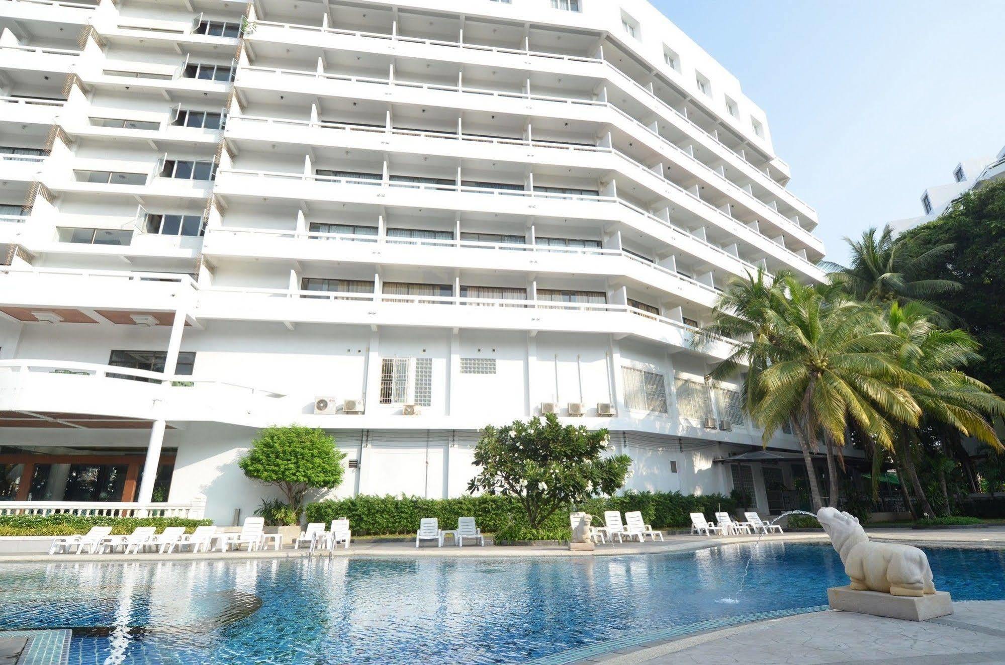 Welcome Plaza Hotel Pattaya Bagian luar foto